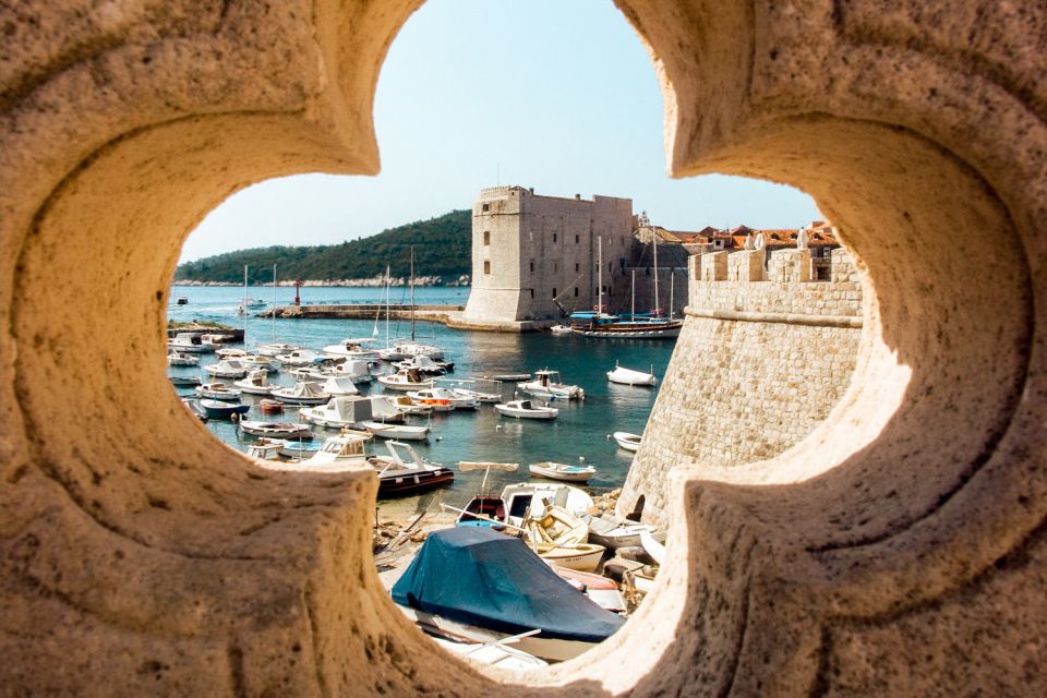 Why everyone's headed to Dubrovnik Old Town, what to do there in a short day you have as a cruise guest?
