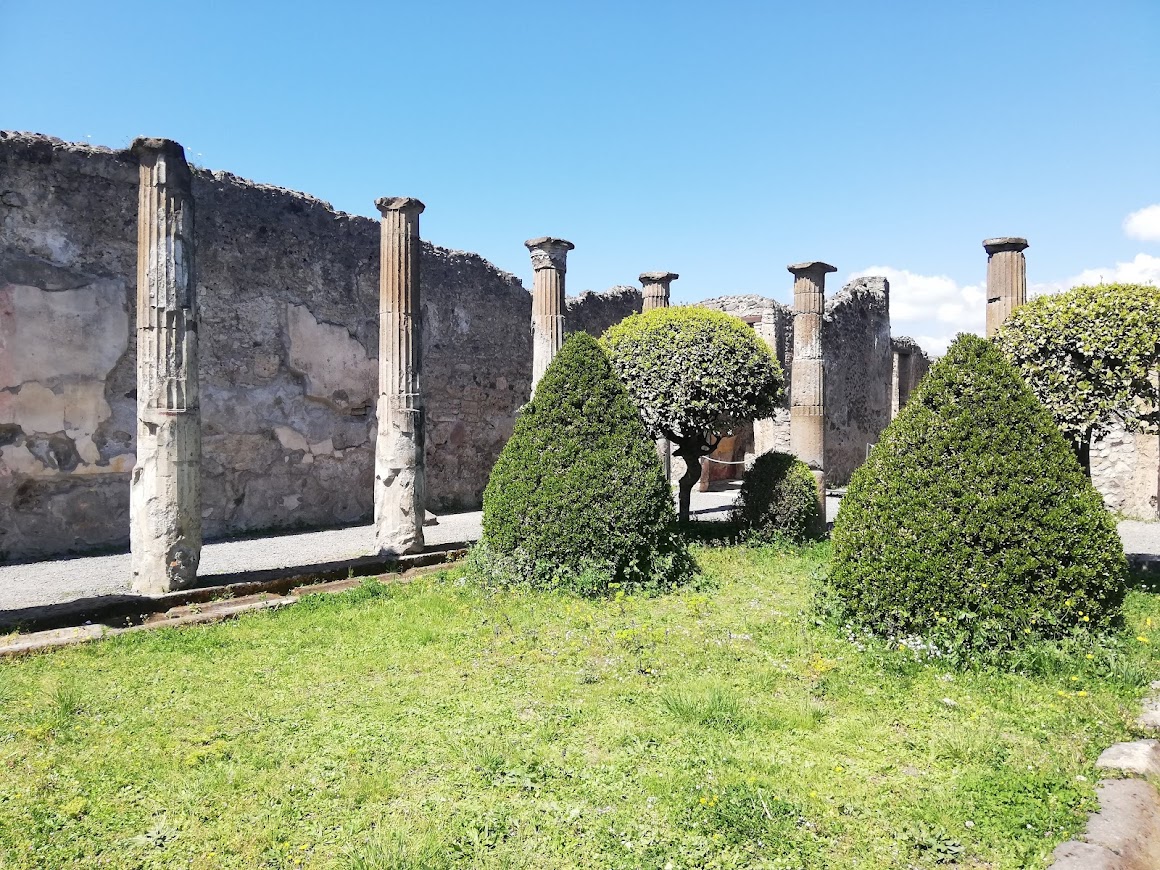 pompeii colonade