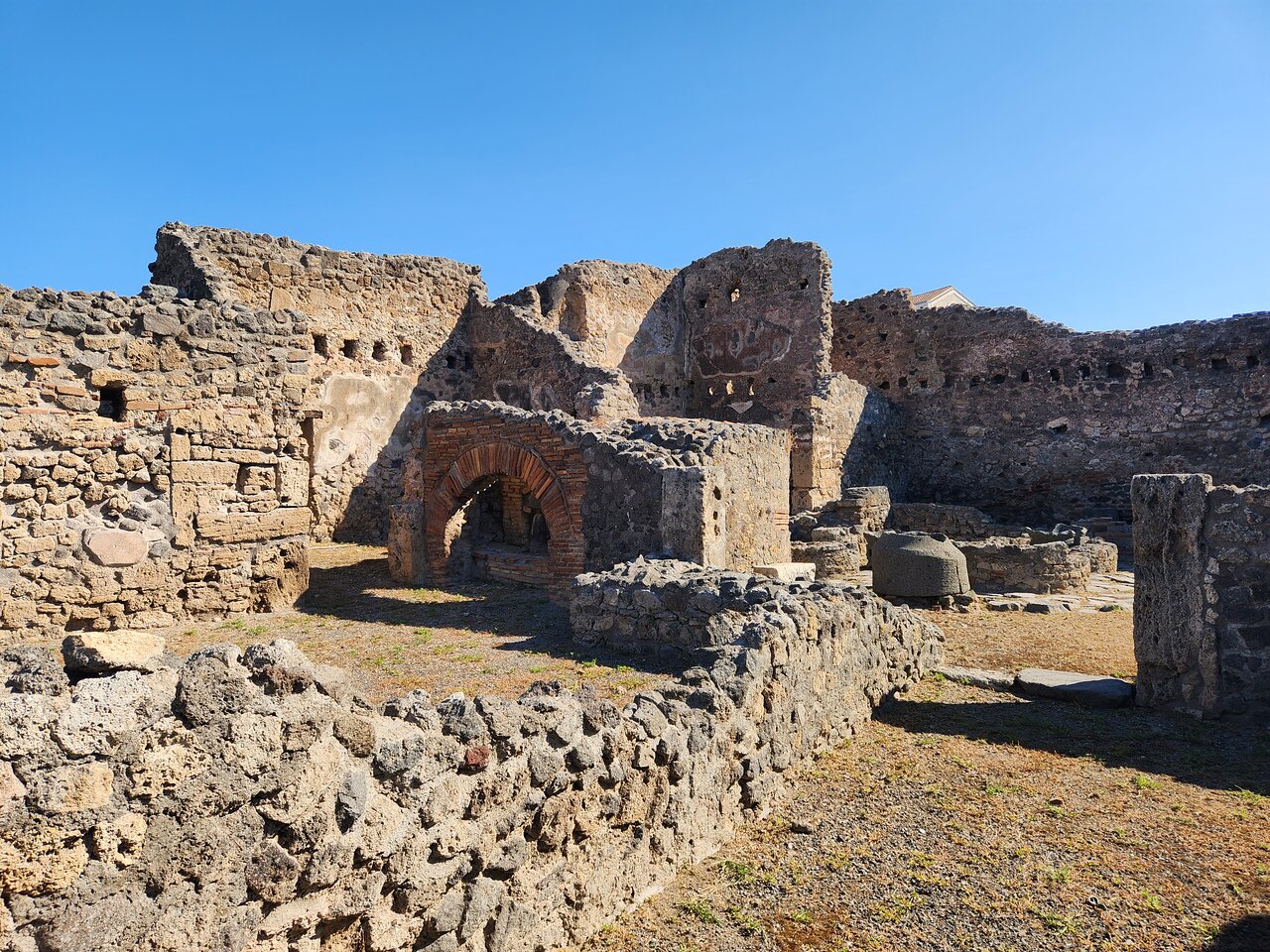Visiting the Lost City of Pompeii from Naples cruise port by shore excursions, tours and ferry hydrofoil