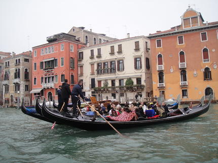 venice gondola on grand canal