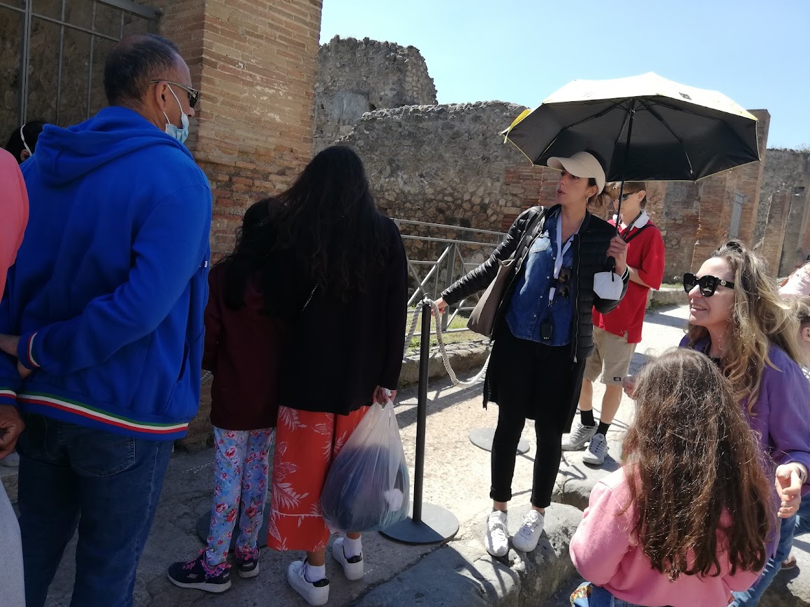 pompeii tourguide