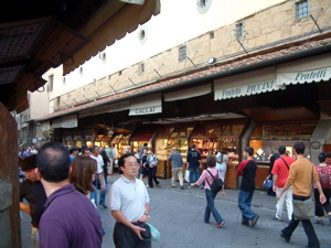 ponte vecchio shops image, on the ponte vecchio