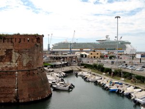 Livorno port picture, Livorno dock photo