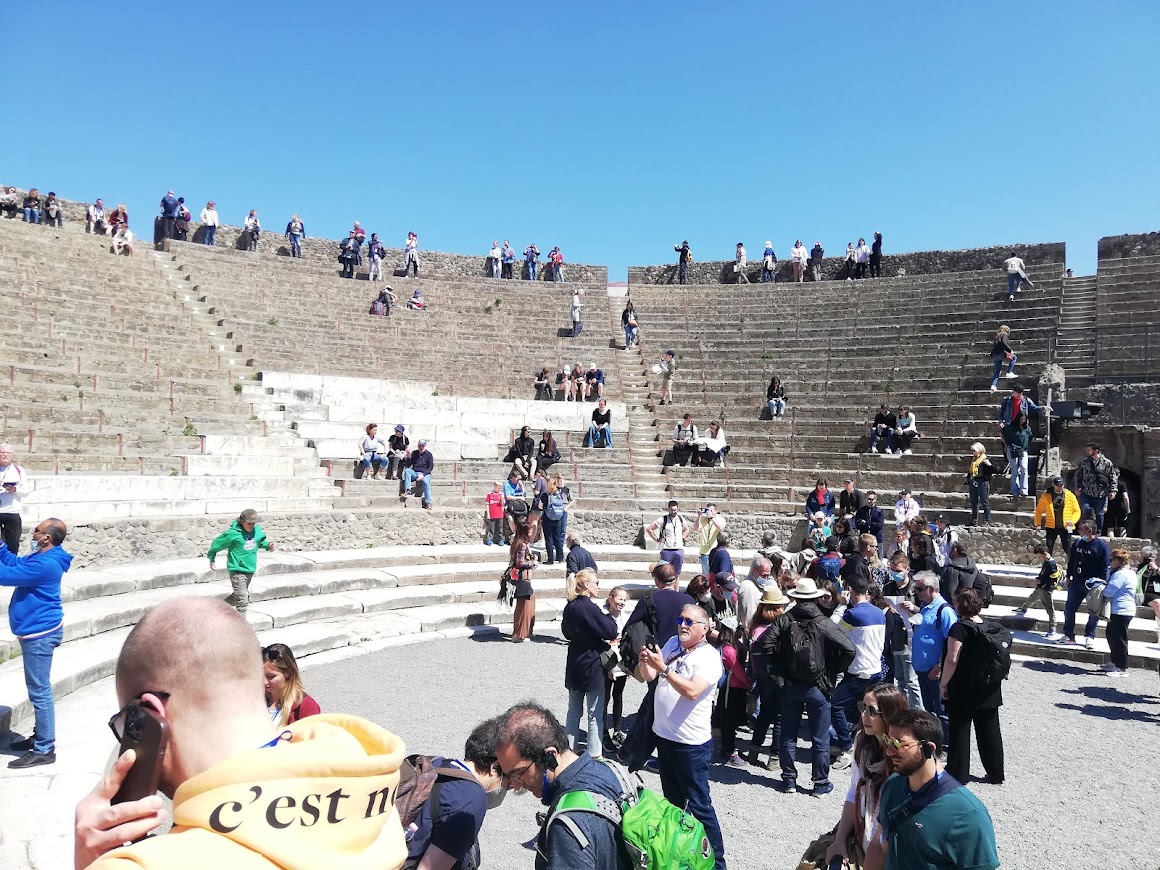 pompeii theatre