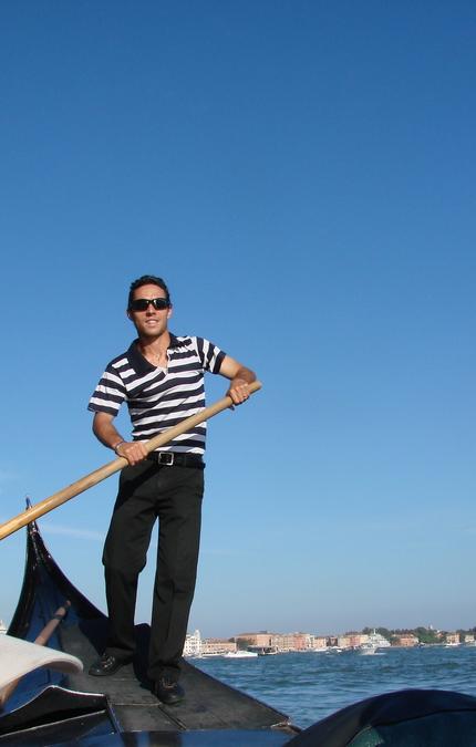 venice gondolier in striped t-shirt