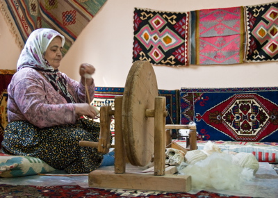 rug making in turkey, how turkish rugs are made, how kilims are different