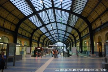 piraeus metro station