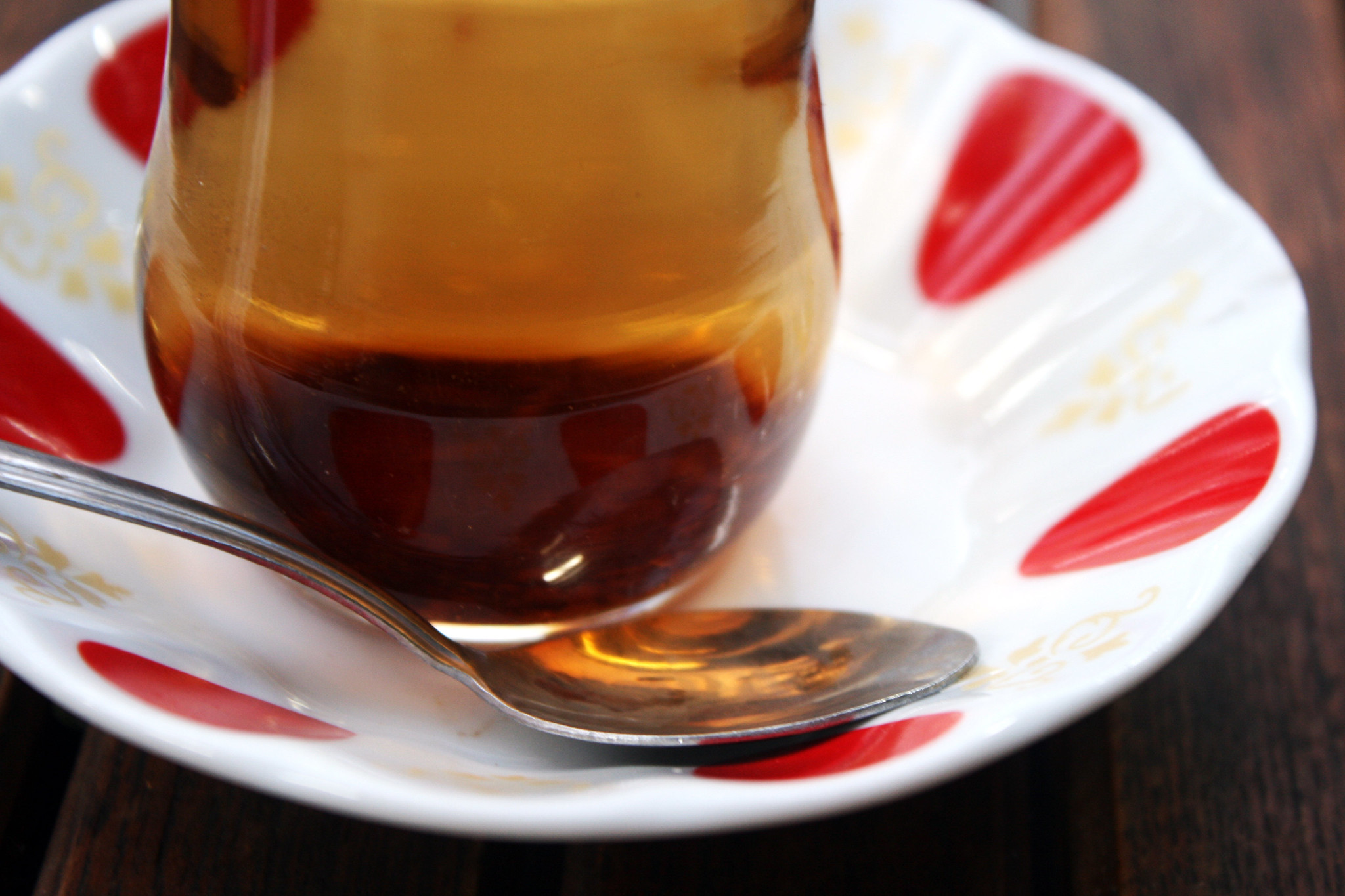 drinking turkish apple tea image, drinking turkish apple tea photo, drinking turkihs apple tea picture