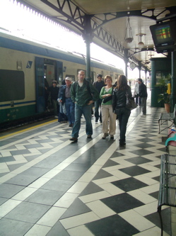 taking a train from messina to taormina