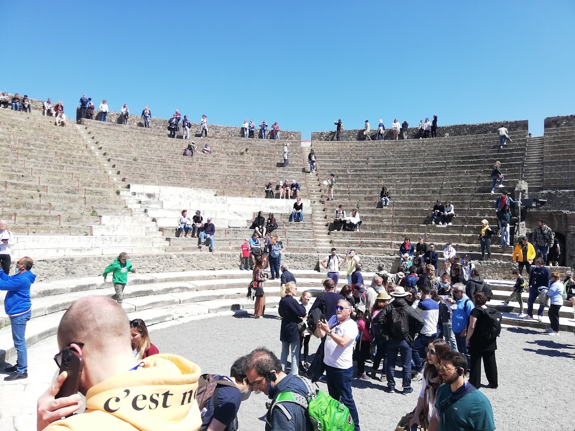 pompeii theatre image, roman theatre photo, theatres of pompeii photos