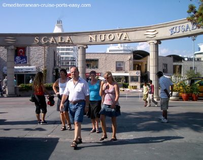 scala nuova kusadasi port, where is the port of kusadasi?